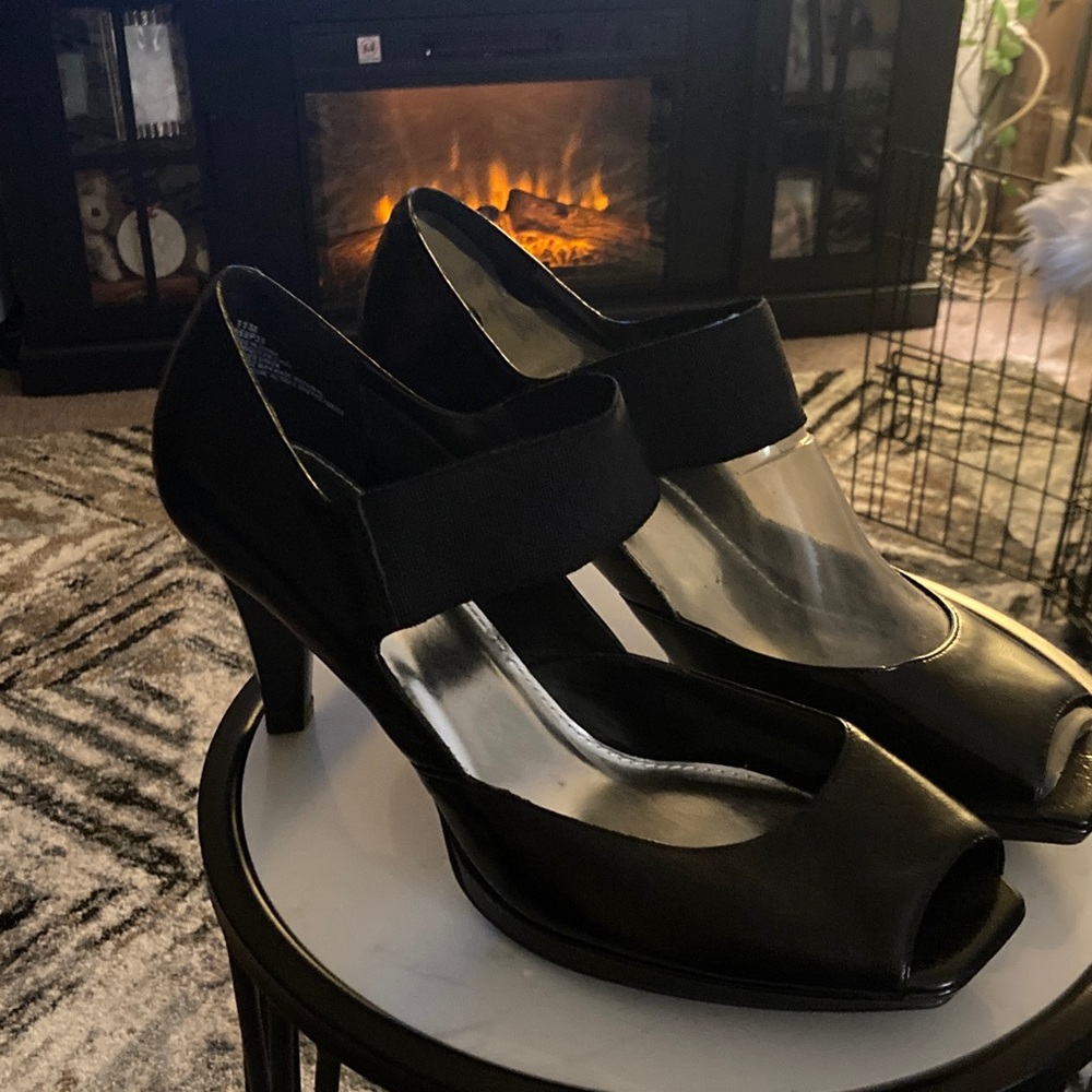 Naturalizer Black Peep-Toe Heels